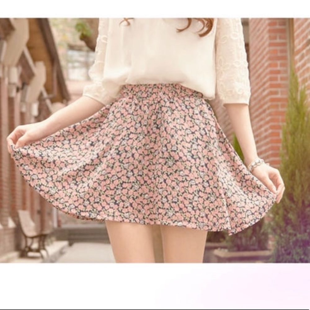 ‼️5/$20‼️ Floral Skirt with Shorts